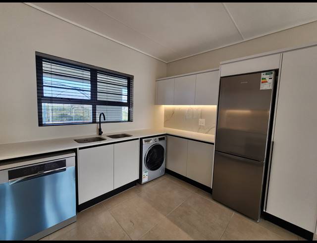 2 BEDROOM APARTMENT TO LET IN RICHWOOD